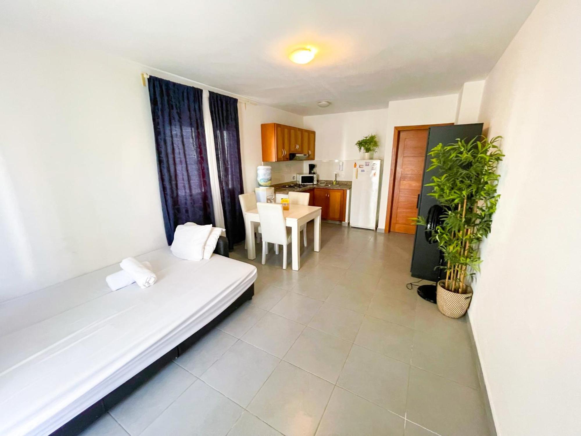 Tropical Adventures Sol Caribe Studios Suites Bavaro Beach & Pool Punta Cana Exterior foto